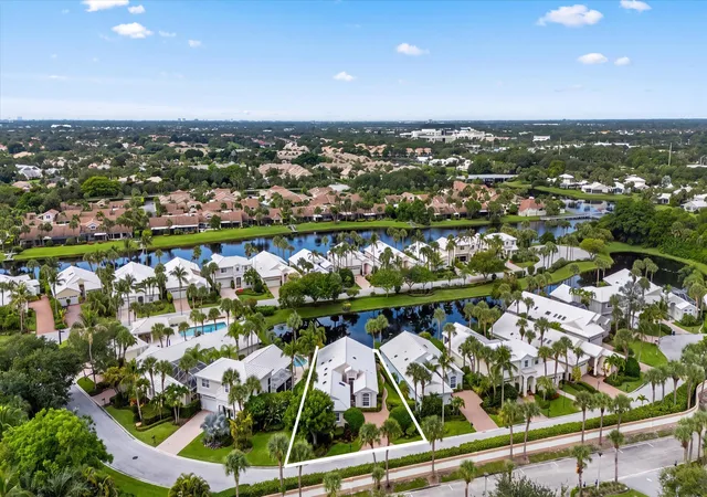 3rd image of 3878 N Longview Dr, Jupiter, FL 33477 | MLS# B26049729