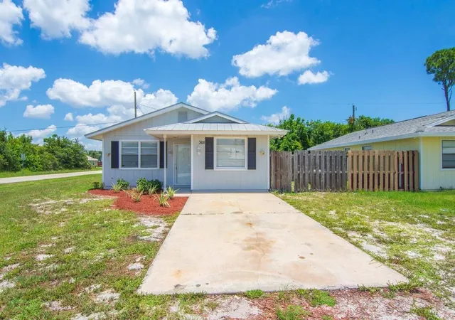 Homes for sale in Vero Beach, FL | 368 14Th Pl Sw, Vero Beach, FL 32962 | MLS# B26049737