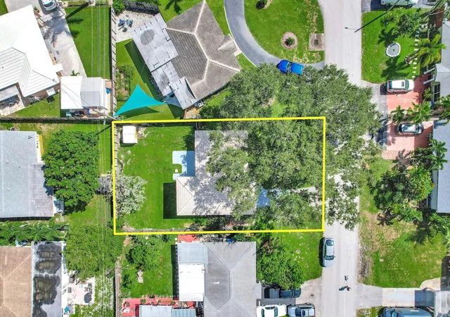2nd image of 261 Ne 45th St, Fort Lauderdale, FL 33334 | MLS# B26049685