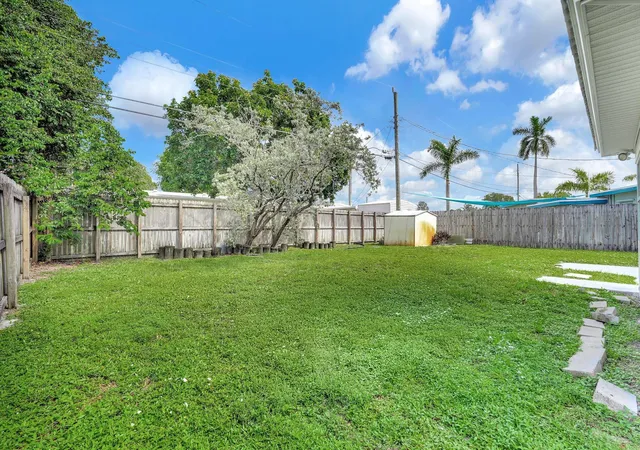 4th image of 261 Ne 45Th St, Fort Lauderdale, FL 33334 | MLS# B26049685