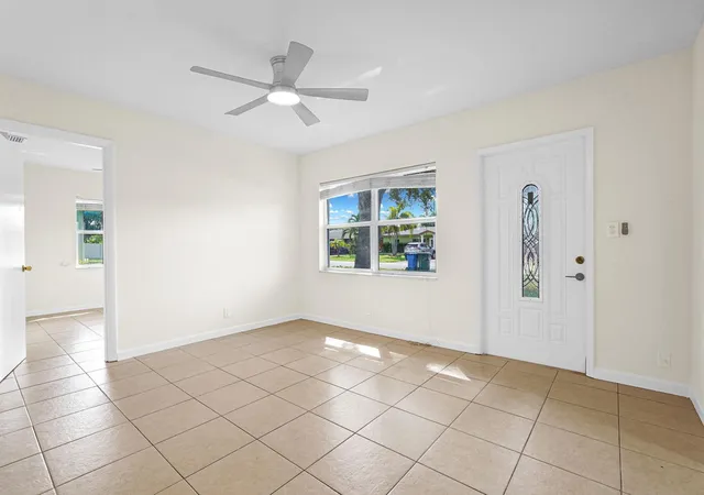 5th image of 261 Ne 45Th St, Fort Lauderdale, FL 33334 | MLS# B26049685