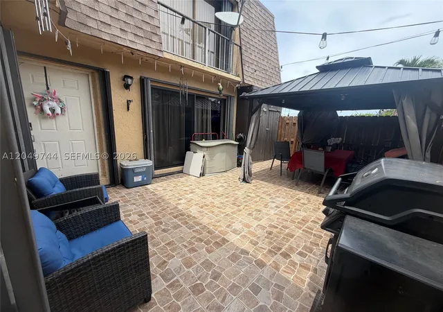 2nd image of 4804 Waterview Cir, Palm Springs, FL 33461 | MLS# A12049744