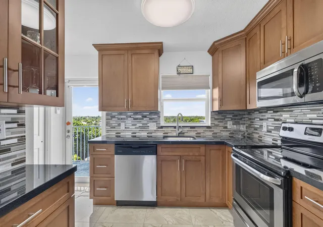 2nd image of 1536 Se 15th Ct #704, Deerfield Beach, FL 33441 | MLS# B26049837
