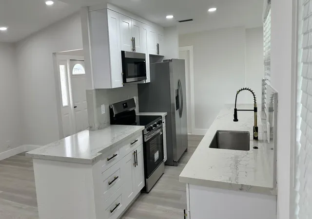 3rd image of 3261 Sw 4Th St, Deerfield Beach, FL 33442 | MLS# B26049845