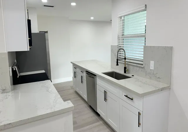 4th image of 3261 Sw 4Th St, Deerfield Beach, FL 33442 | MLS# B26049845