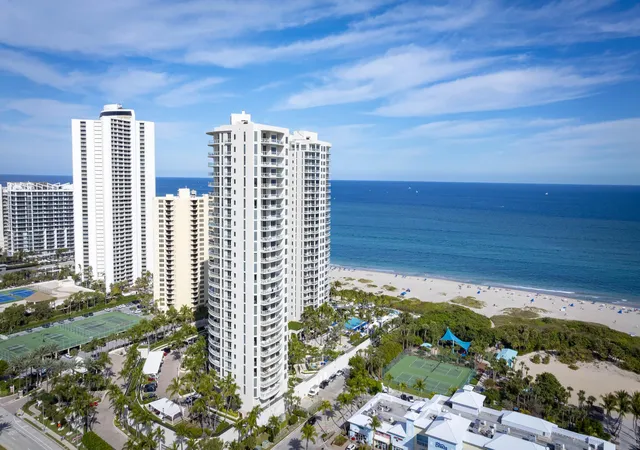 Homes for sale in Riviera Beach, FL | 2700 N Ocean Drive, Riviera Beach, FL 33404 | Houzeo