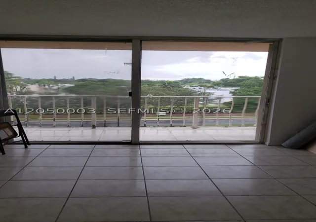 Photo 3 of Condo for sale at 500 Executive Center Dr #4E, West Palm Beach, FL 33401 | MLS# A12050003 | Listing updated on 2026-07-08