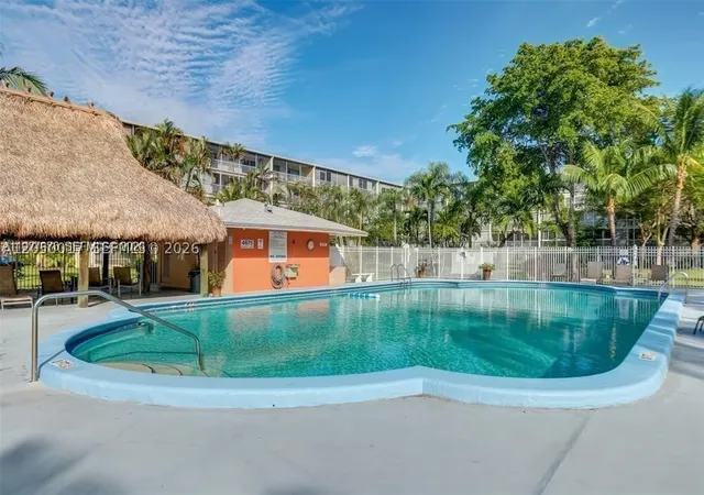 2nd image of 4800 Hillcrest Ln, Hollywood, FL 33021