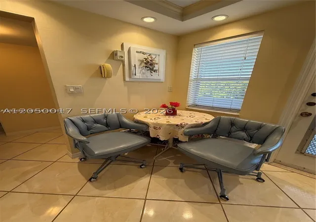 4th image of 4800 Hillcrest Ln #511, Hollywood, FL 33021 | MLS# A12050017