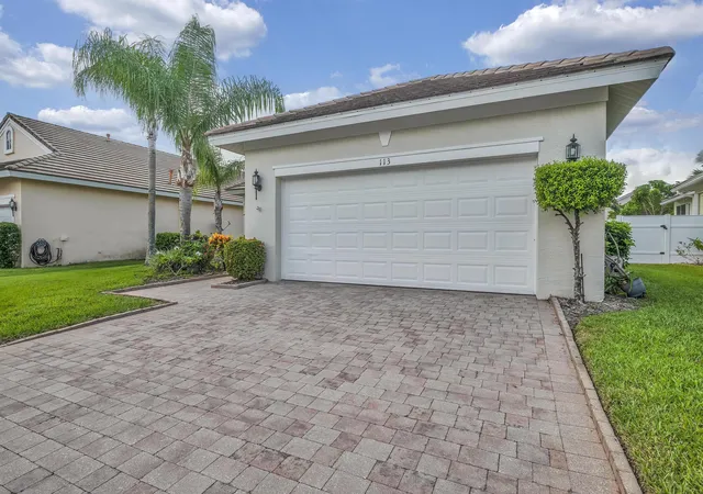 Homes for sale in Port St Lucie, FL | 113 Nw Swann Mill Cir, Port St Lucie, FL 34986 | MLS# B26050057