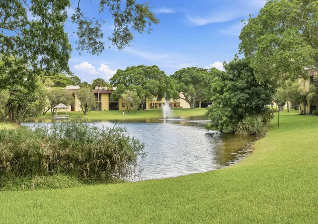 2nd image of 824 Sw 9Th St Cir, Boca Raton, FL 33486