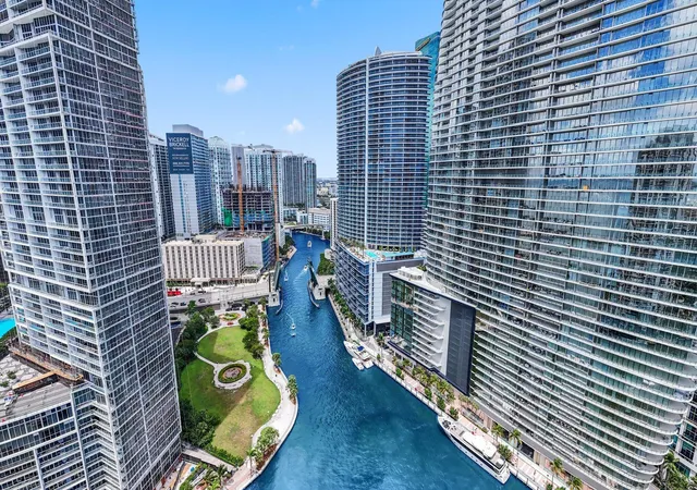 2nd image of 200 Biscayne Blvd Wy #3909, Miami, FL 33131 | MLS# B26050104