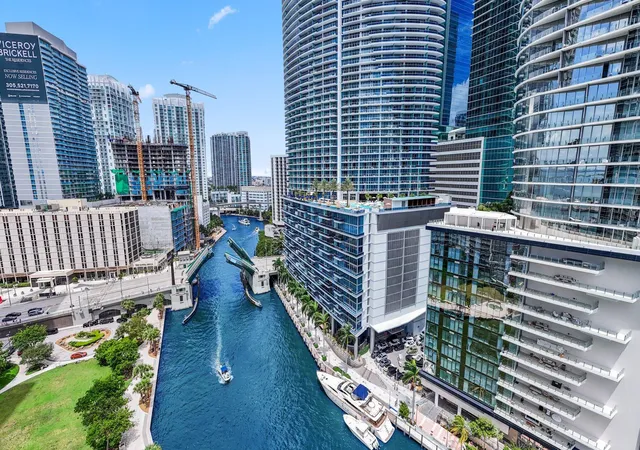 31st image of 200 Biscayne Blvd Wy #3909, Miami, FL 33131 | MLS# B26050104