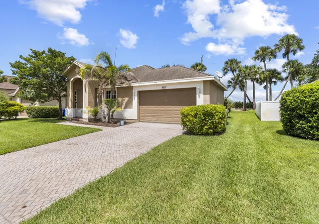 Homes for sale in Vero Beach, FL | 9907 E Verona Cir, Vero Beach, FL 32966 | MLS# B26050093