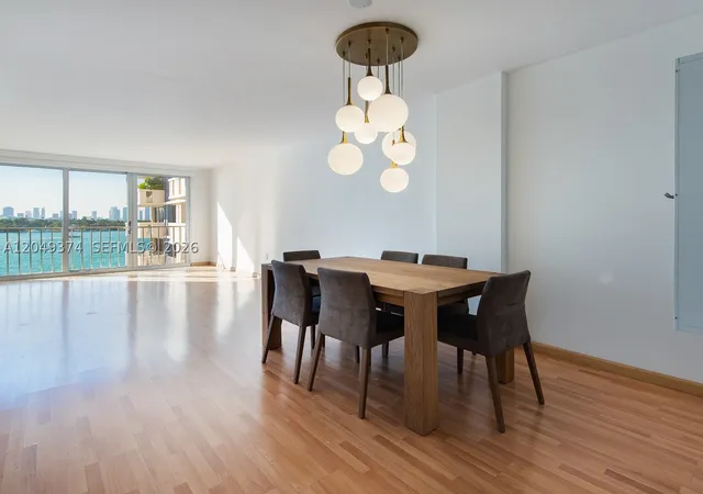 2nd image of 800 West Ave #631, Miami Beach, FL 33139 | MLS# A12049374