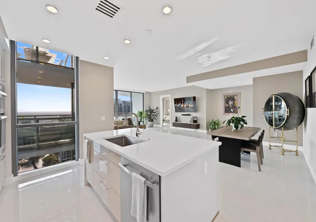4th image of 100 E Las Olas Blvd #3804, Fort Lauderdale, FL 33301 | MLS# B26050114