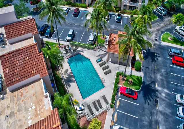 2nd image of 2731 Ocean Clb Blvd, Hollywood, FL 33019