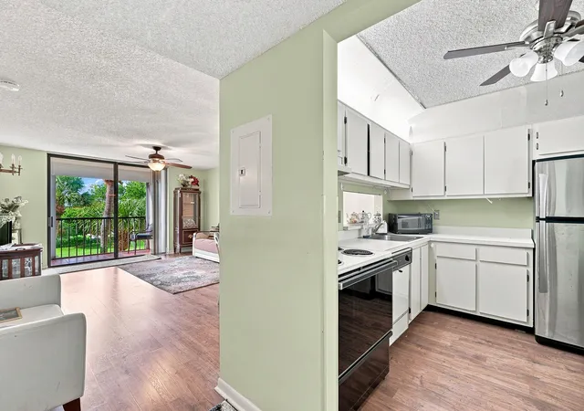 3rd image of 5370 Las Verdes Cir #304, Delray Beach, FL 33484 | MLS# B26050183