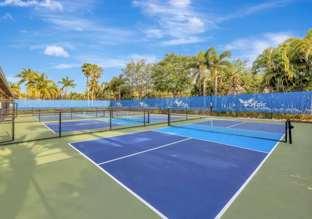 2nd image of 382 Sundial Cir, Margate, FL 33068