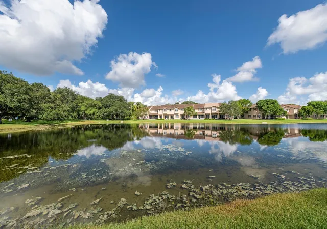 3rd image of 3501 Lakeside Dr, Davie, FL 33328 | MLS# B26050264