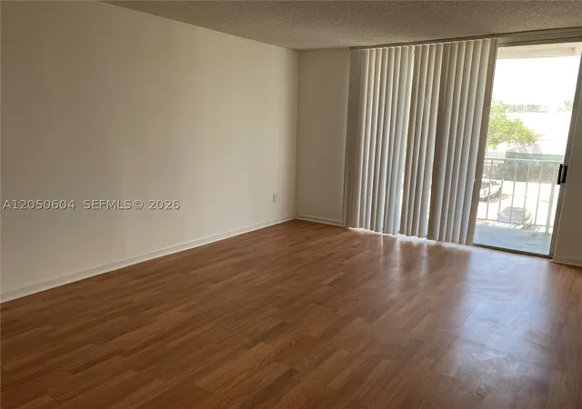 2nd image of 486 Nw 165th St Rd #B-307, Miami, FL 33169 | MLS# A12050604