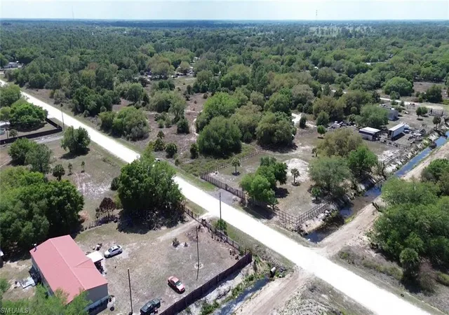 2nd image of 180 N Datil St, Clewiston, FL 33440 | MLS# B26050300