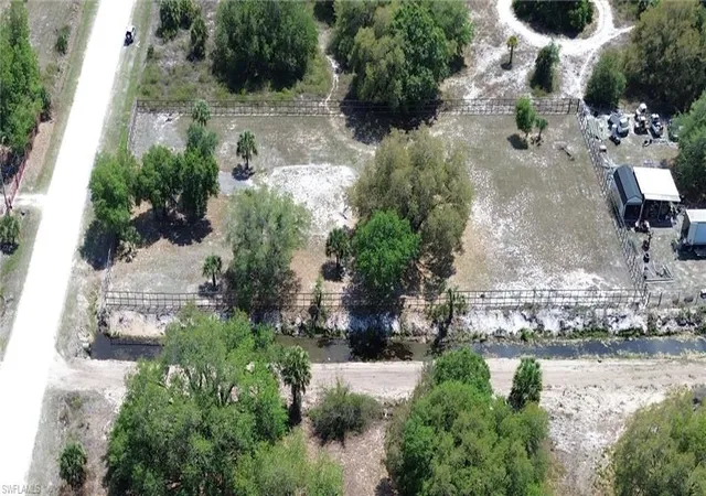 3rd image of 180 N Datil St, Clewiston, FL 33440 | MLS# B26050300
