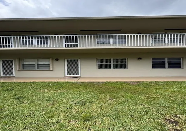 Homes for sale in Port St Lucie, FL | 33 Lake Vista Trl #104, Port St Lucie, FL 34952 | MLS# B26050344