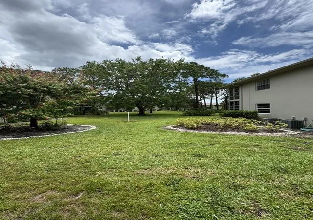 Homes for sale in Port St Lucie, FL | 33 Lake Vista Trl #104, Port St Lucie, FL 34952 | MLS# B26050344