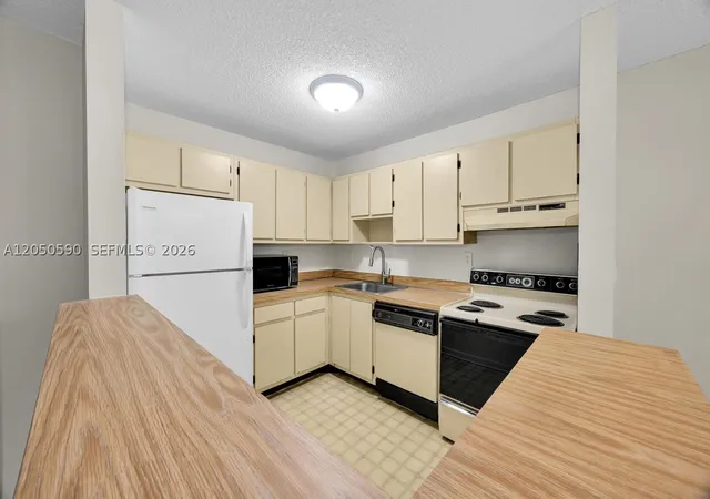 Homes for sale in Miami, FL | 9711 Hammocks Blvd #108-K, Miami, FL 33196 | MLS# A12050590