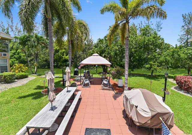 Homes for sale in West Palm Beach, FL | 75 Camden Drive, West Palm Beach, FL 33417 | Houzeo