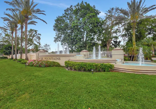 Homes for sale in Lake Worth, FL | 4539 Luxemburg Ct #205, Lake Worth, FL 33467 | MLS# B26050397