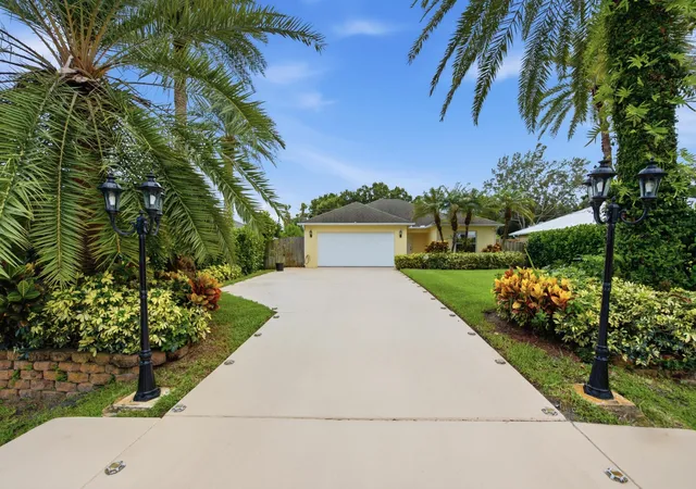 2nd image of 3772 Se Upper St, Stuart, FL 34997 | MLS# B26050403