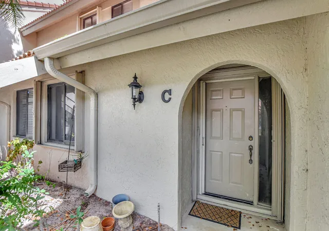 Homes for sale in Boca Raton, FL | 5640 Coach House Cir, Boca Raton, FL 33486