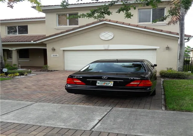 3rd image of 229 Gazetta Wy, West Palm Beach, FL 33413 | MLS# B26050441
