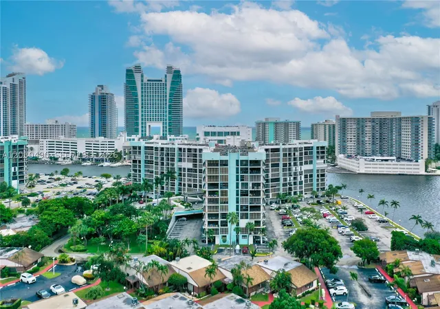 Photo 4 of Condo for sale at 200 E Leslie Dr #722, Hallandale Beach, FL 33009 | MLS# A12050490 | Listing updated on 2026-10-07