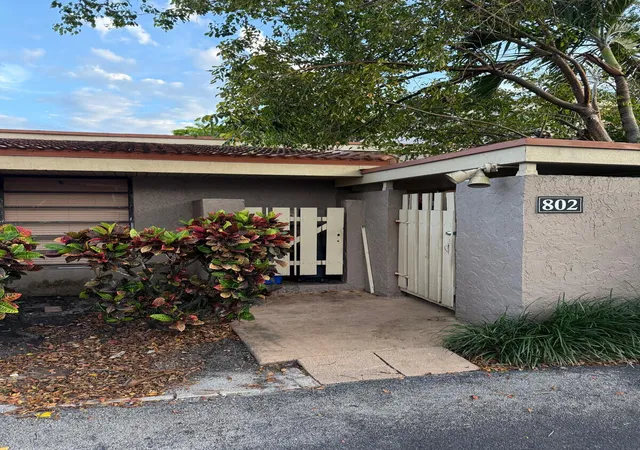 Homes for sale in Hollywood, FL | 802 Saint Andrews Rd #15, Hollywood, FL 33021 | MLS# B26050491