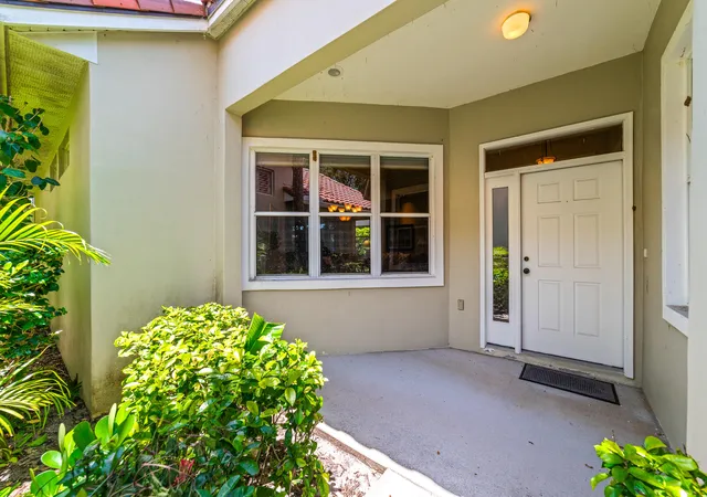 2nd image of 1726 Victoria Cir, Vero Beach, FL 32967 | MLS# B26050493