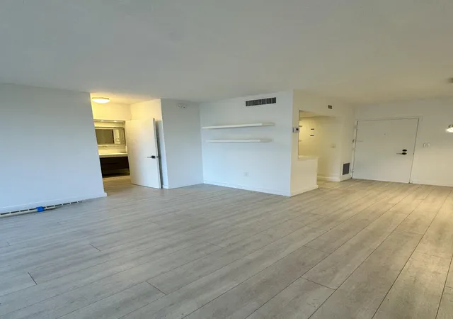 3rd image of 800 West Ave #637, Miami Beach, FL 33139 | MLS# B26050501