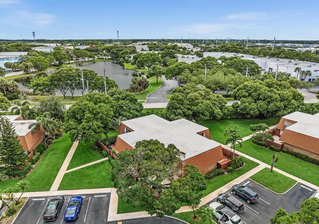 Homes for sale in Deerfield Beach, FL | 2961 Sw 11th Pl N, Deerfield Beach, FL 33442 | MLS# B26050530