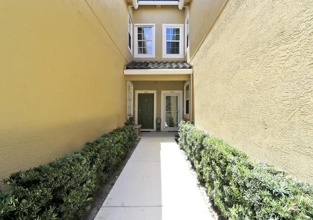 Homes for sale in Stuart, FL | 1560 Se Sheffield Ter N #103, Stuart, FL 34994 | MLS# B26050529