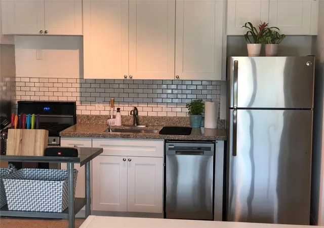 15th image of 900 Se 12th St, Fort Lauderdale, FL 33316 | MLS# B26050570
