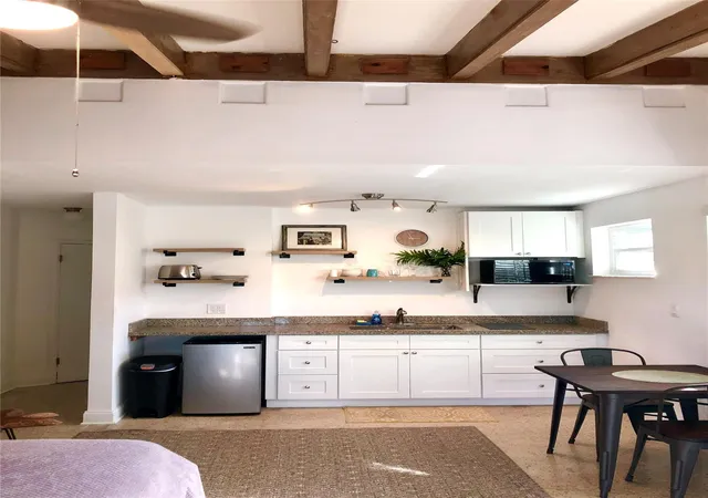 3rd image of 900 Se 12Th St, Fort Lauderdale, FL 33316 | MLS# B26050570