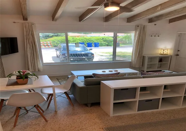 4th image of 900 Se 12Th St, Fort Lauderdale, FL 33316 | MLS# B26050570