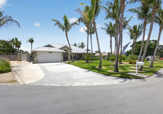 Homes for sale in Hobe Sound, FL | 8081 Se Shiloh Ter, Hobe Sound, FL 33455 | MLS# B26050576