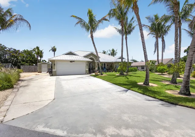 Homes for sale in Hobe Sound, FL | 8081 Se Shiloh Ter, Hobe Sound, FL 33455 | MLS# B26050576