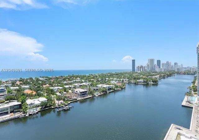 3rd image of 20515 E Country Club Dr #2044, Aventura, FL 33180 | MLS# A12049391
