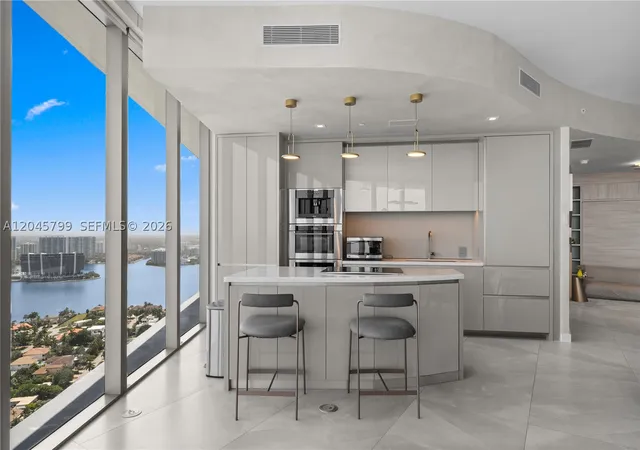 Photo 2 of Condo for sale at 18975 Collins Ave #3204, Sunny Isles Beach, FL 33160 | MLS# A12045799 | Listing updated on 2026-08-04