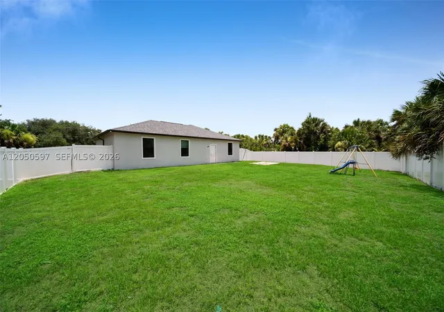 30th image of 1109 N Hilton Cir, La Belle, FL 33935 | MLS# A12050597