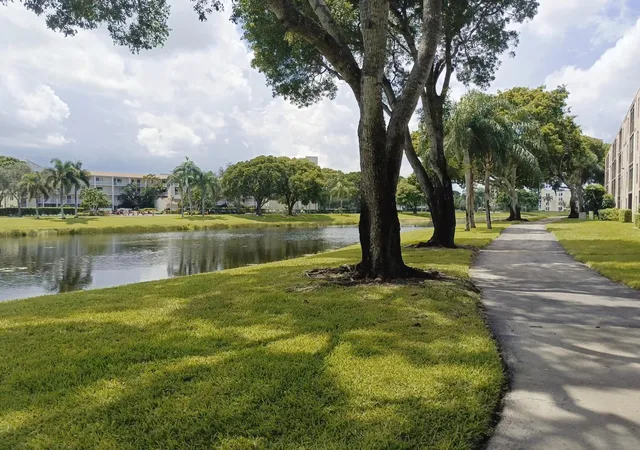 Homes for sale in Delray Beach, FL | 7320 Amberly Lane, Delray Beach, FL 33446 | Houzeo